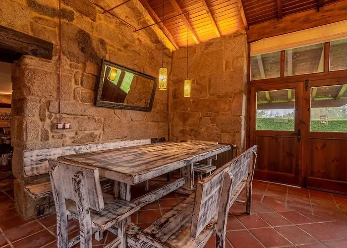 Chalet Casa De Campo Con Piscina, Entera O Por Amoeiro