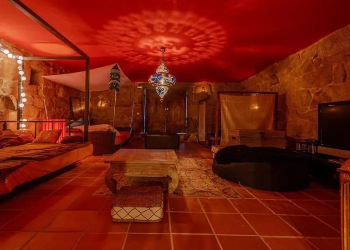 Casa De Campo Con Piscina, Entera O Por Chalet