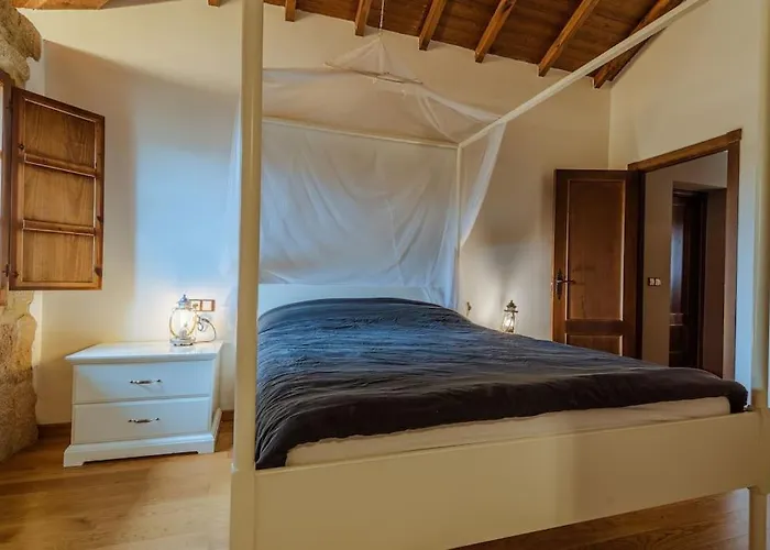 Casa De Campo Con Piscina, Entera O Por Chalet