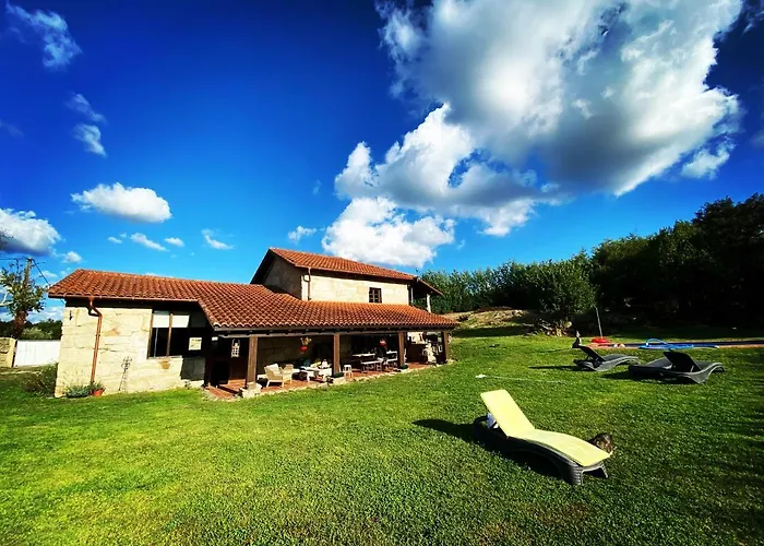 Casa De Campo Con Piscina, Entera O Por Chalet Amoeiro